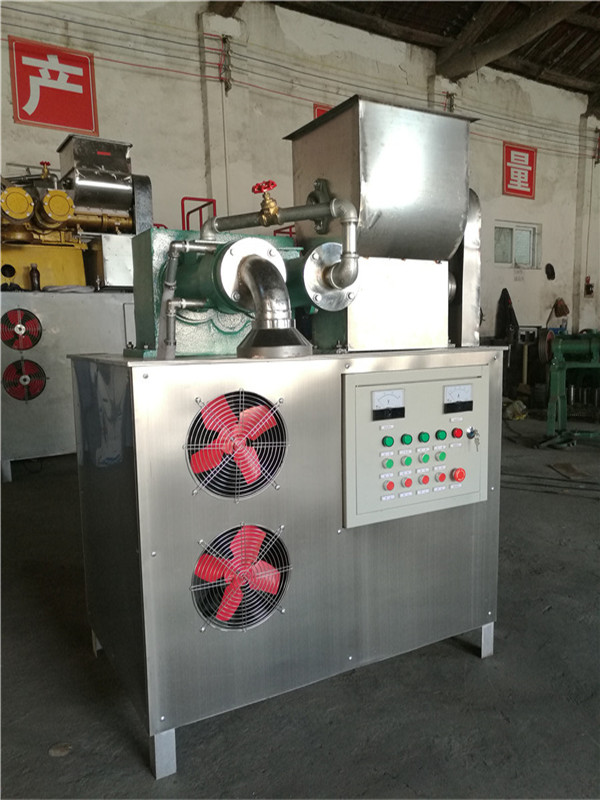 使用米粉機(jī)生產(chǎn)米粉確保食品干凈衛(wèi)生